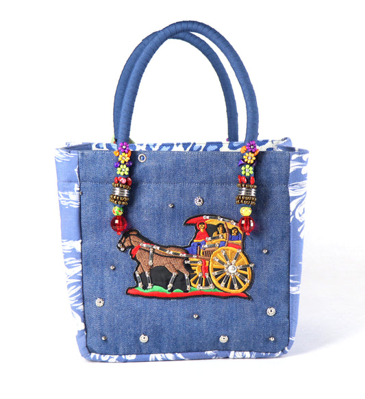 Comes in blue handle, blue denim with studs on the body, a white paradise pattern on the sides, and a white cheetah print on the back.