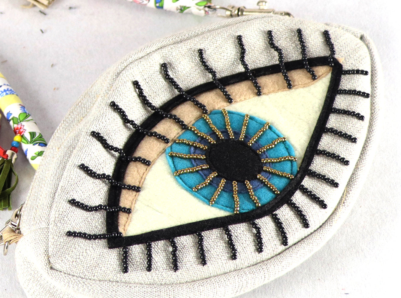 Eyeball Bag (White)